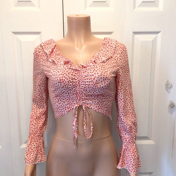 Who I Am Womens Red Distsy Floral Long Bell Sleeve Cropped Top Size 8 - Picture 1 of 6
